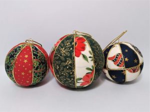 Bolas decoradas con patchwork sin aguja